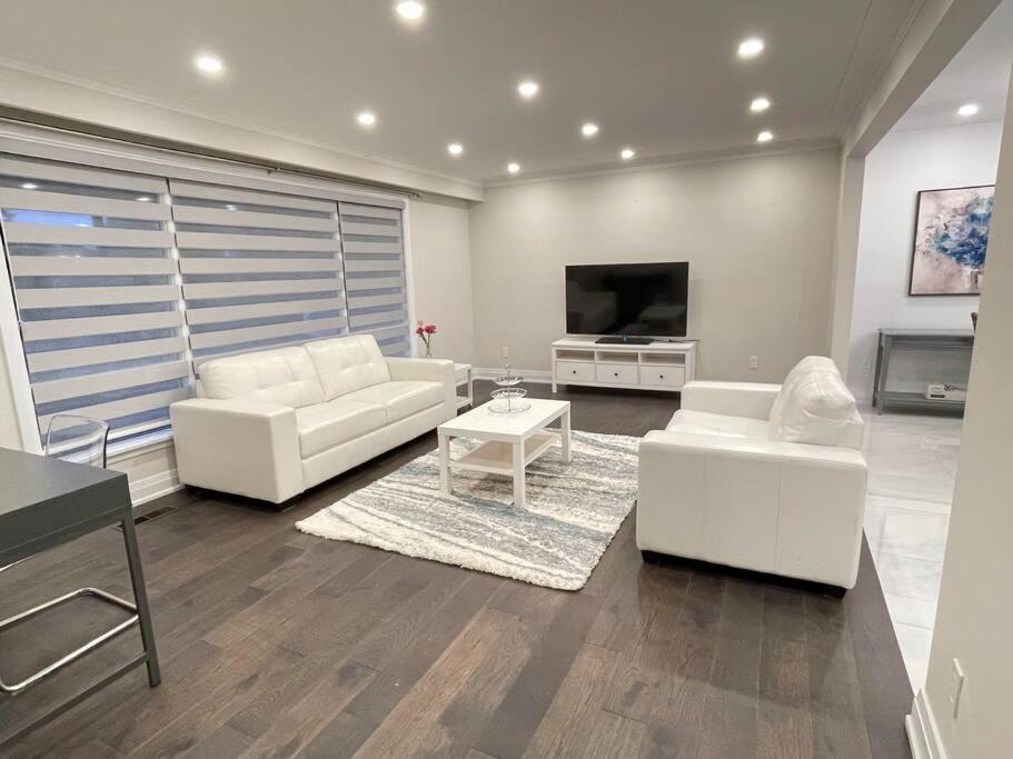 3-Bedroom Modern Luxury Apartment In The Heart Of City Toronto Exteriör bild