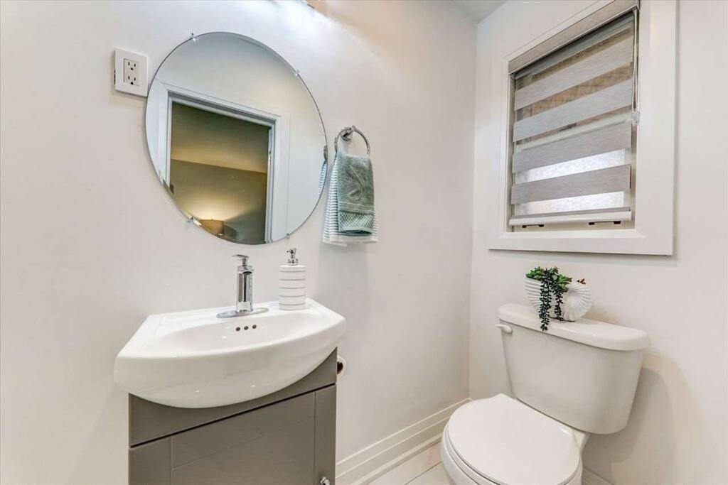 3-Bedroom Modern Luxury Apartment In The Heart Of City Toronto Exteriör bild