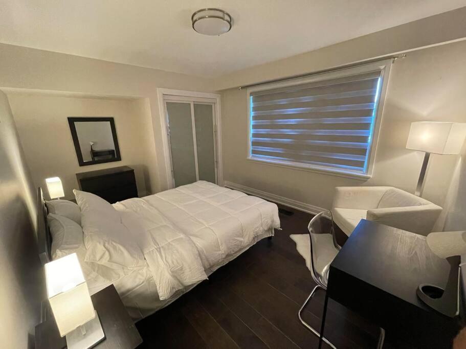 3-Bedroom Modern Luxury Apartment In The Heart Of City Toronto Exteriör bild