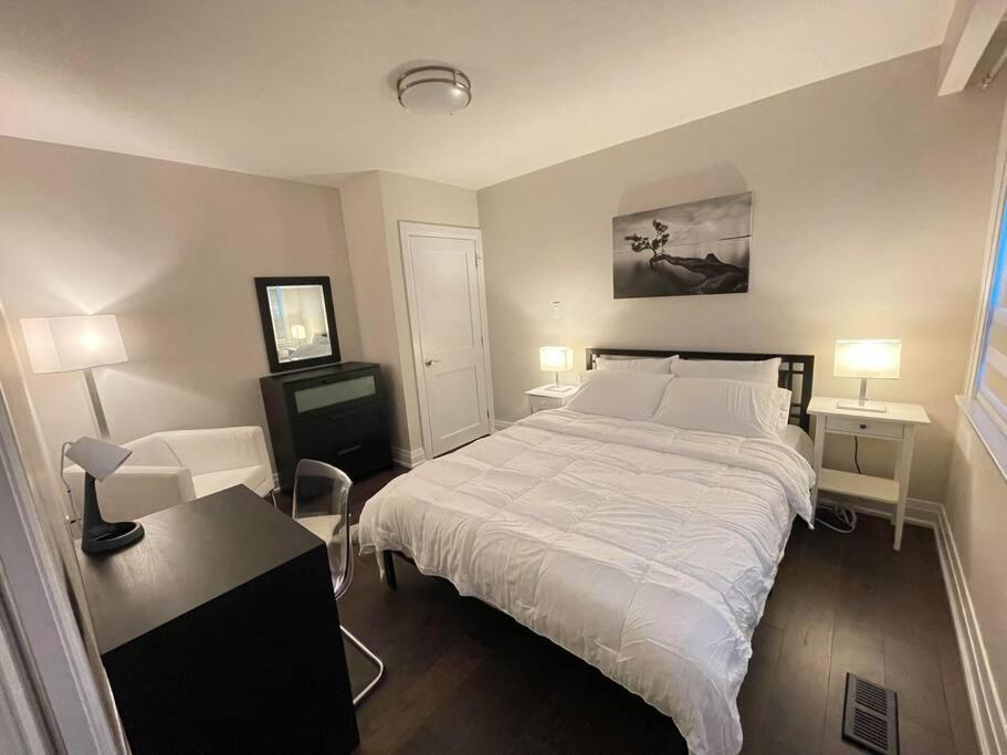 3-Bedroom Modern Luxury Apartment In The Heart Of City Toronto Exteriör bild